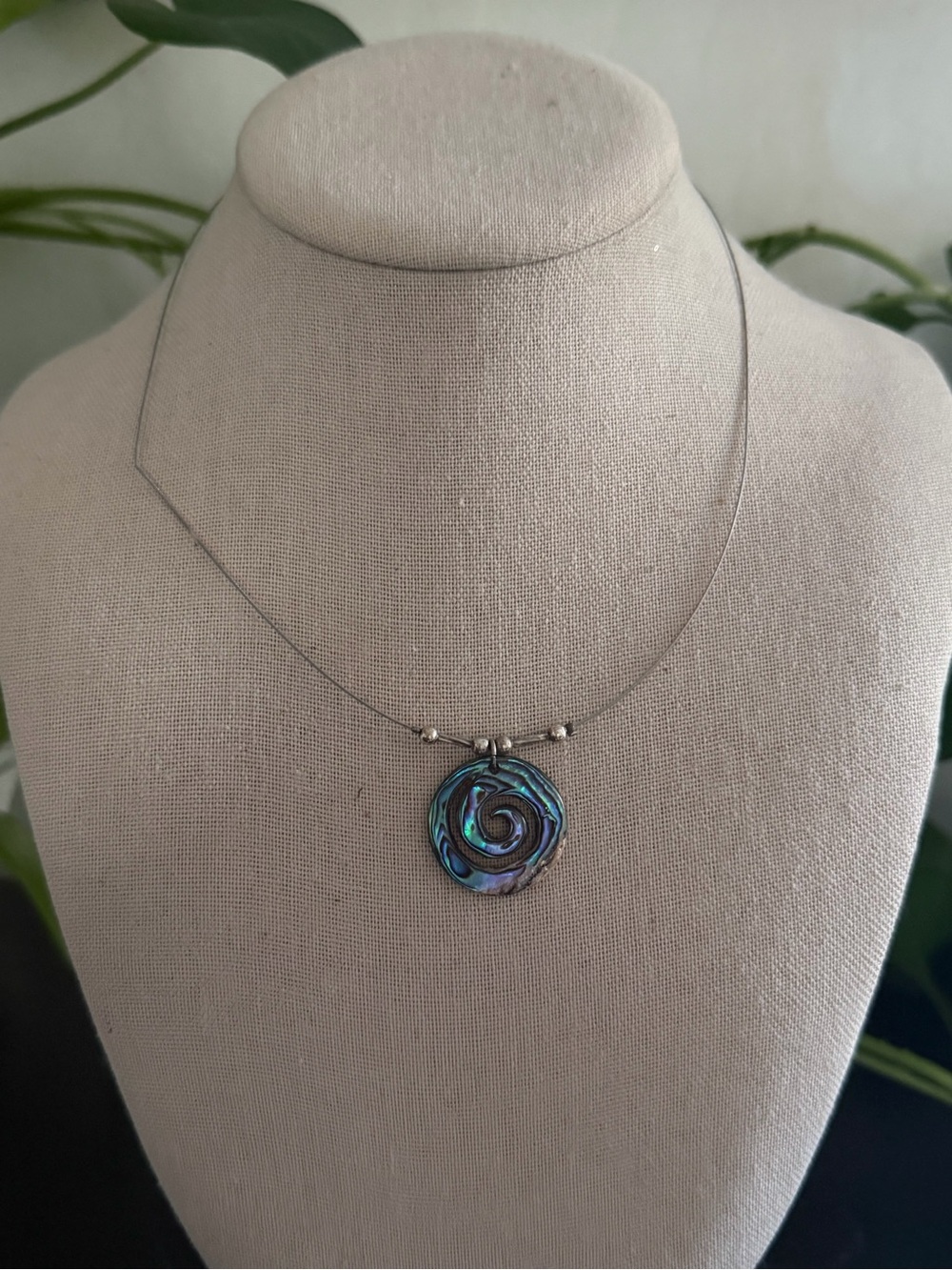 Vintage Abalone Shell Carved Spiral Floating Pended Wire Beaded Necklace